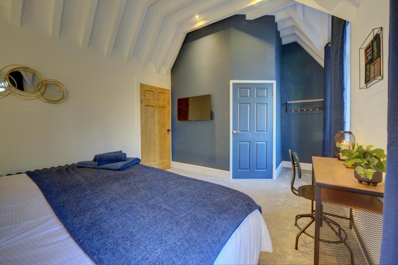The Old Vicarage - Secure Parking, Fast Wifi, Garden Villa Leeds  Luaran gambar