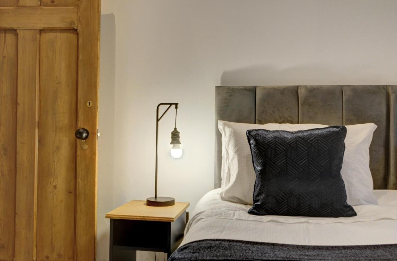 The Old Vicarage - Secure Parking, Fast Wifi, Garden Villa Leeds  Luaran gambar
