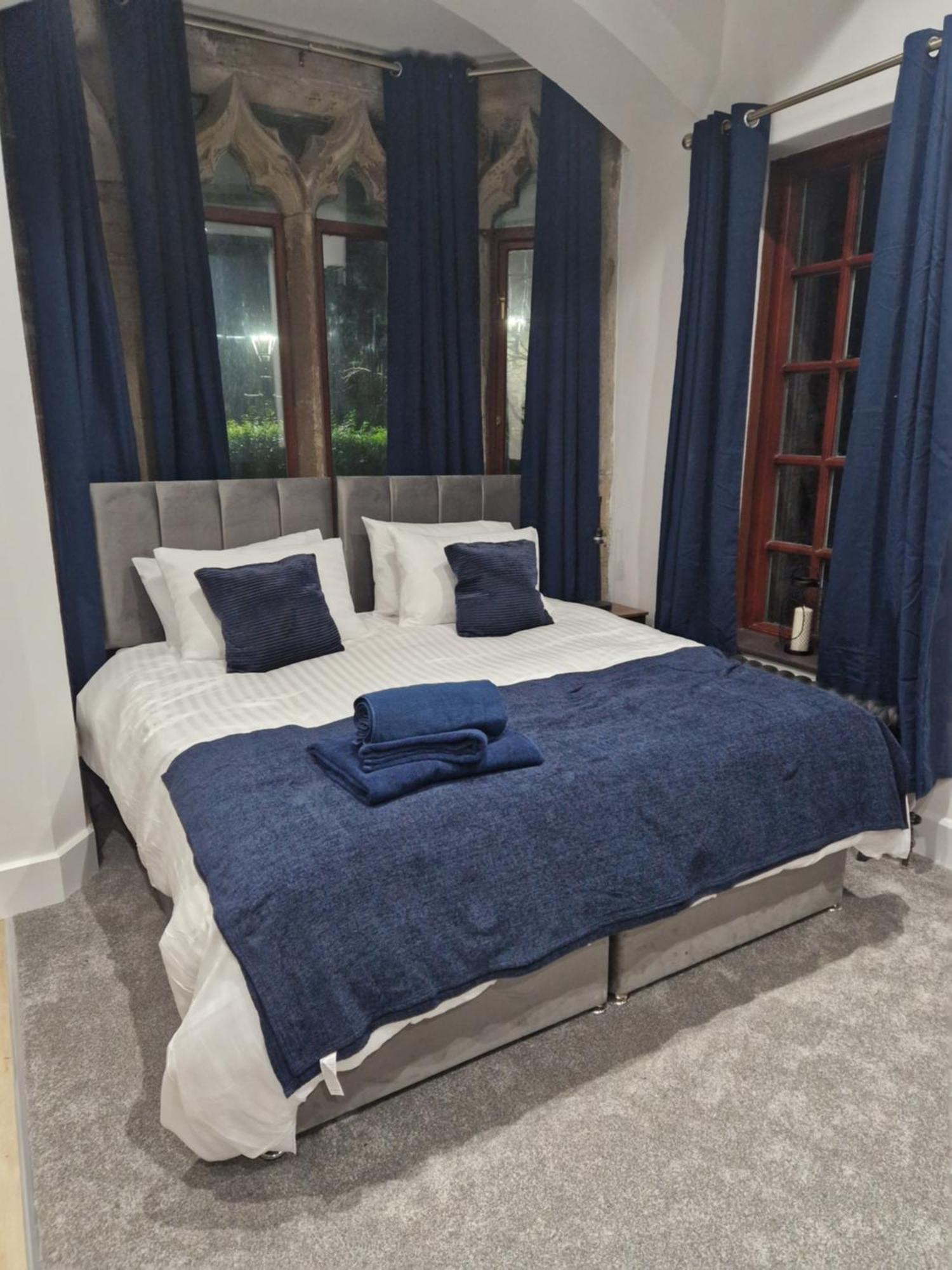 The Old Vicarage - Secure Parking, Fast Wifi, Garden Villa Leeds  Luaran gambar