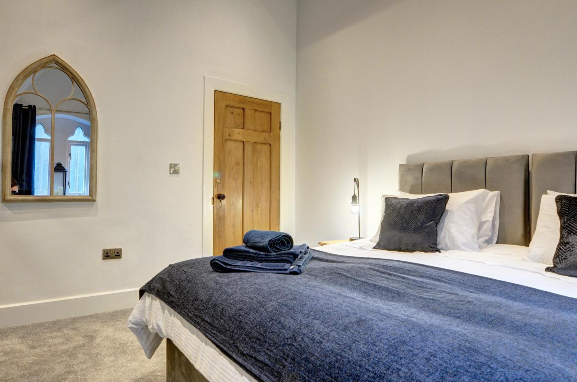 The Old Vicarage - Secure Parking, Fast Wifi, Garden Villa Leeds  Luaran gambar