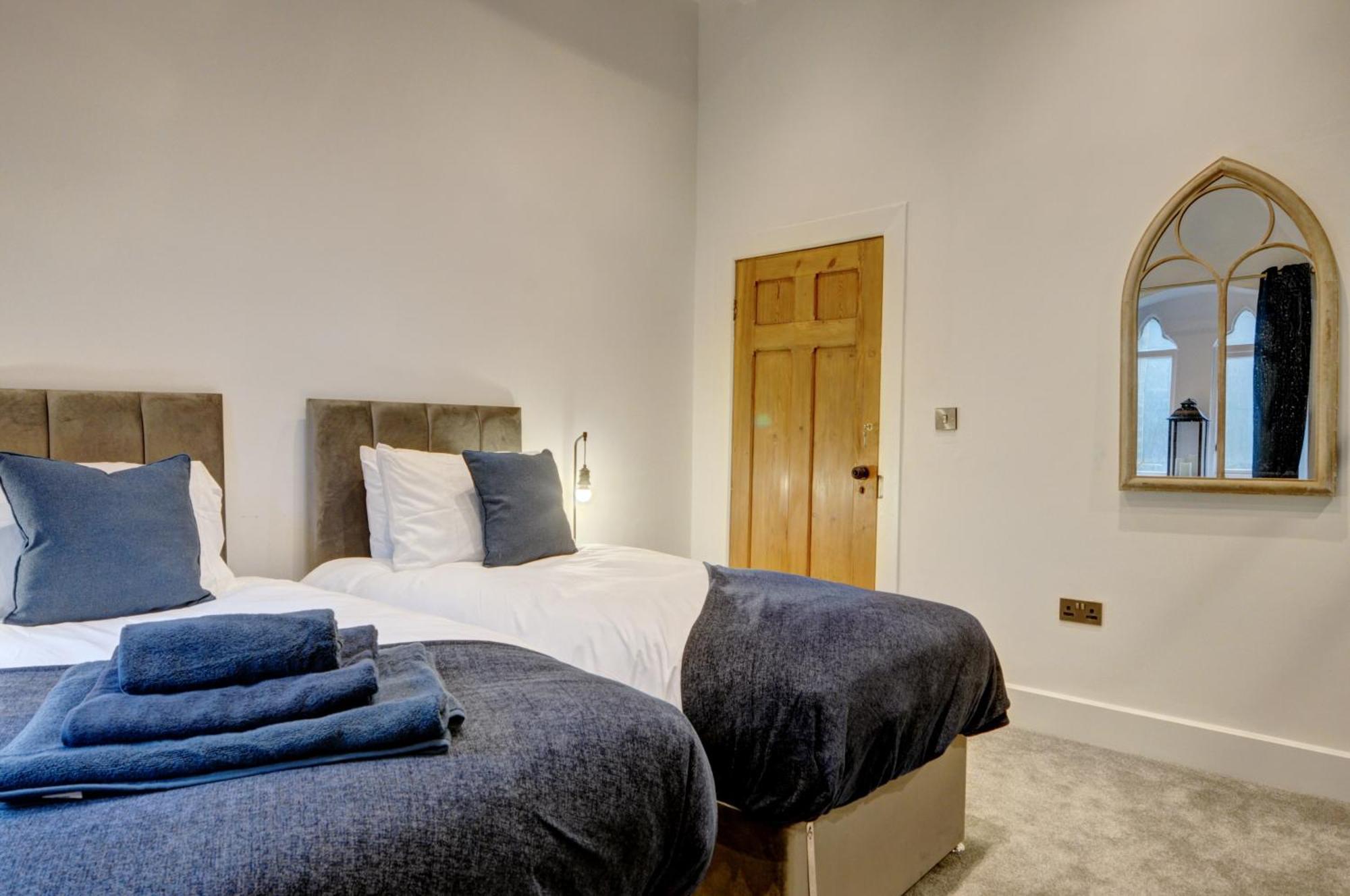 The Old Vicarage - Secure Parking, Fast Wifi, Garden Villa Leeds  Luaran gambar